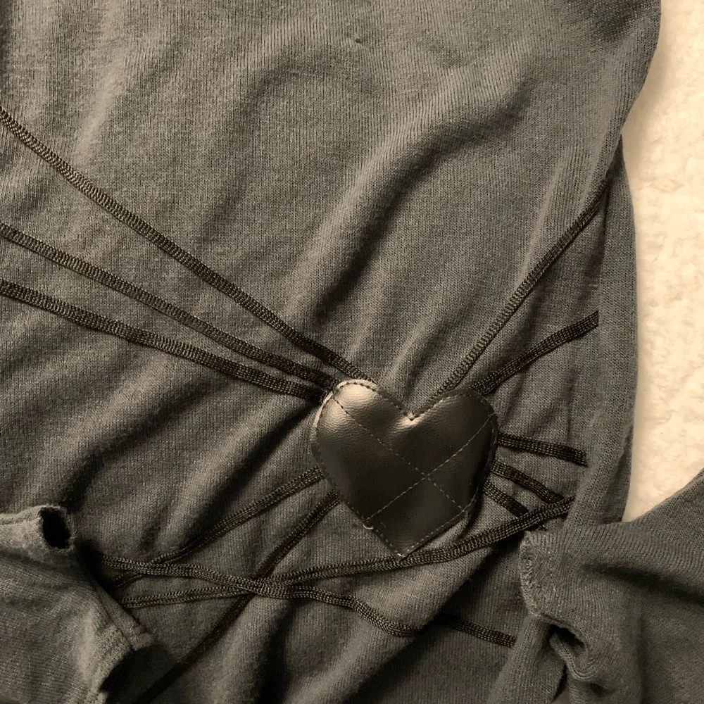 Heavy Red Black Women's Heart Hoodie - Picture 2 of 6